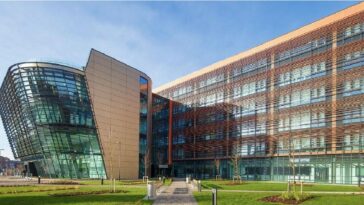 Top 10 reasons to choose De Montfort University