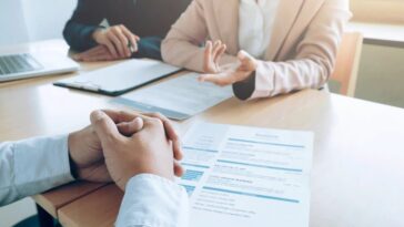 Should Recruiters Use AI Recruiting Software Technology?